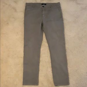 Men’s casual pants.